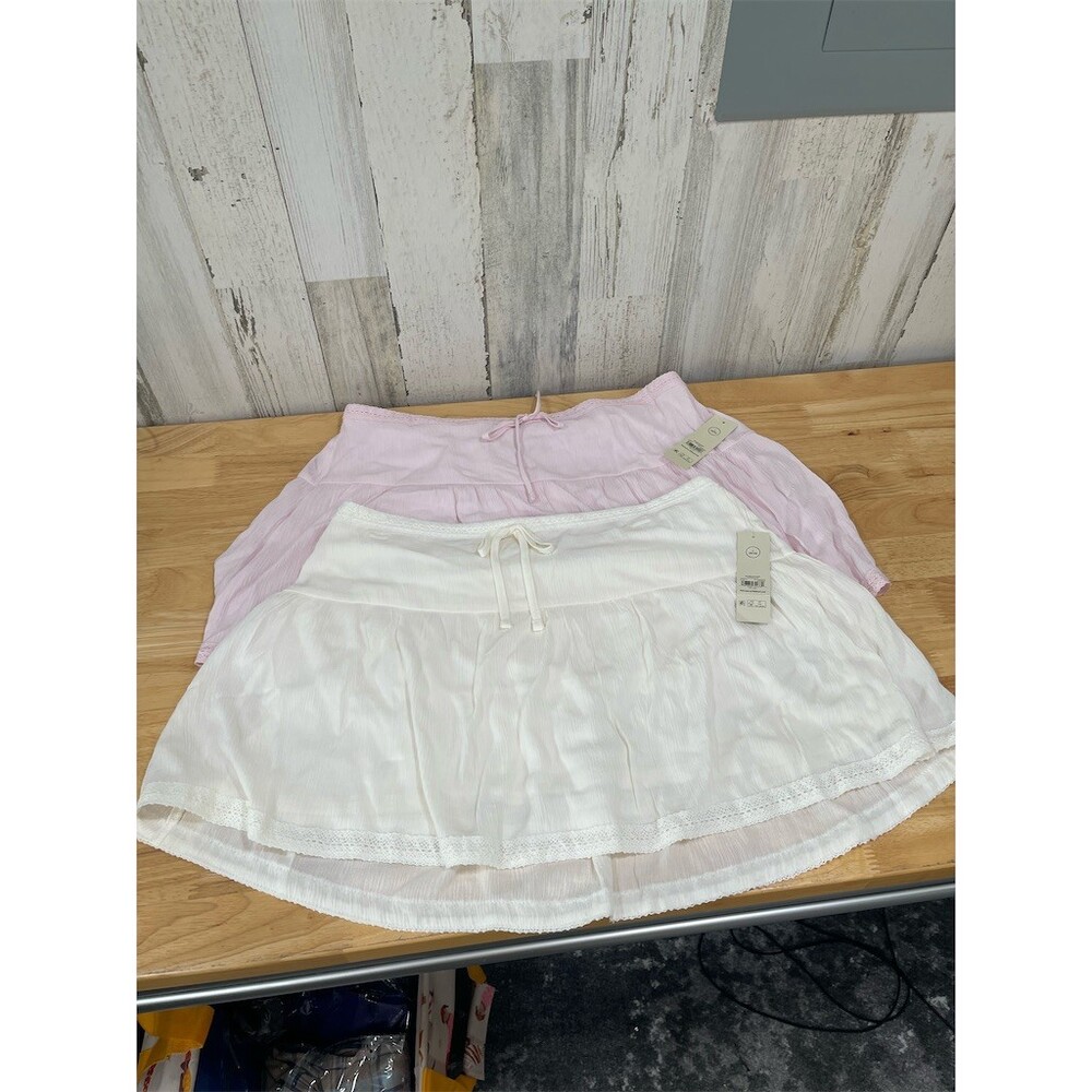No Boundaries Set of 2 Flouncy Mini Skirts cream & Pink Lace Trim Size Large